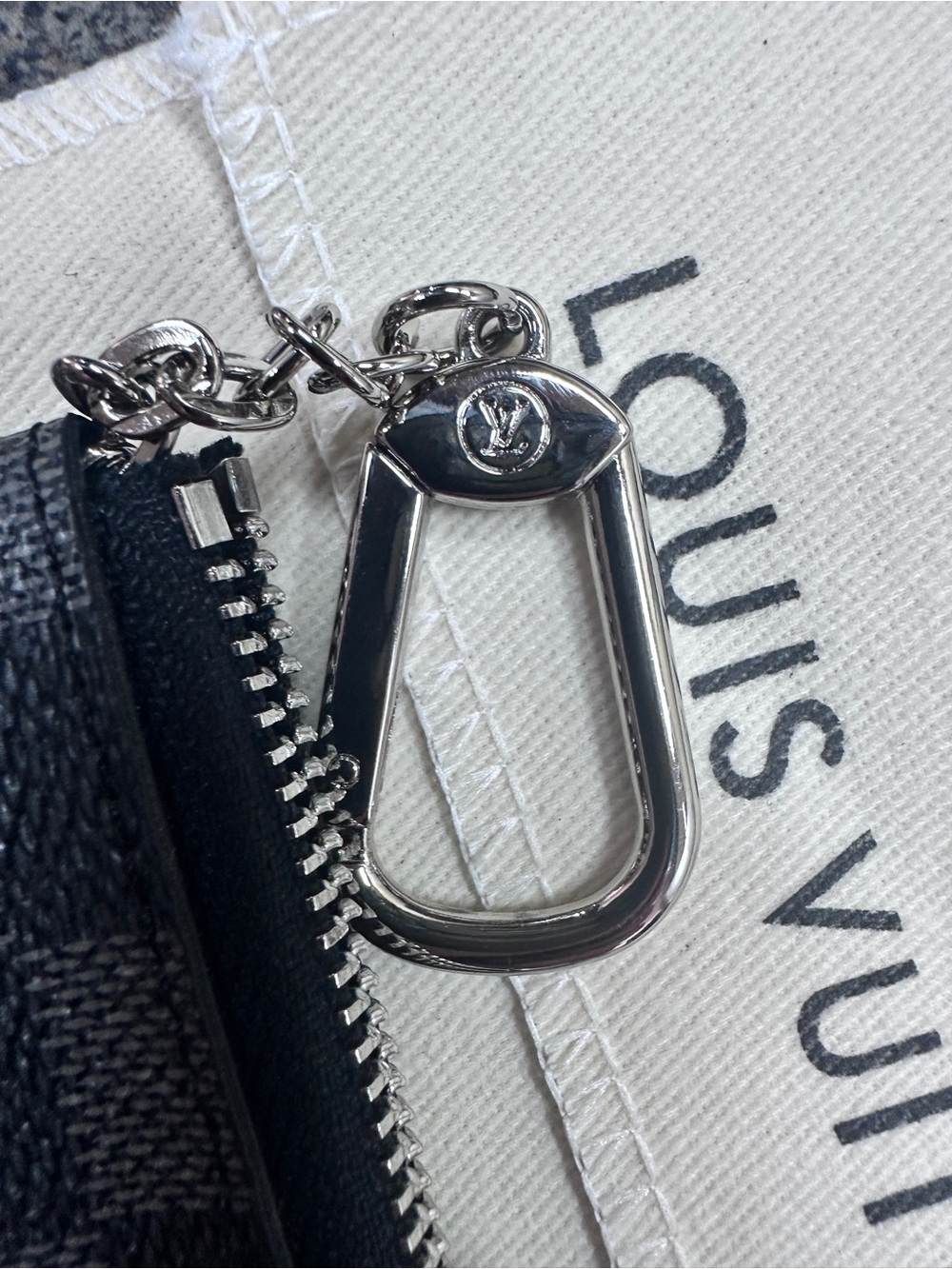 Louis Vuitton Damier Graphite Silver Hardware Key Holder - Picture 3 of 8